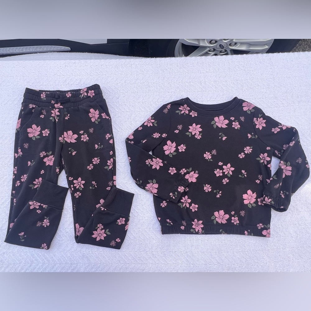GAP Kids Sweatshirt and Jogger Set, Girls Size 6-7